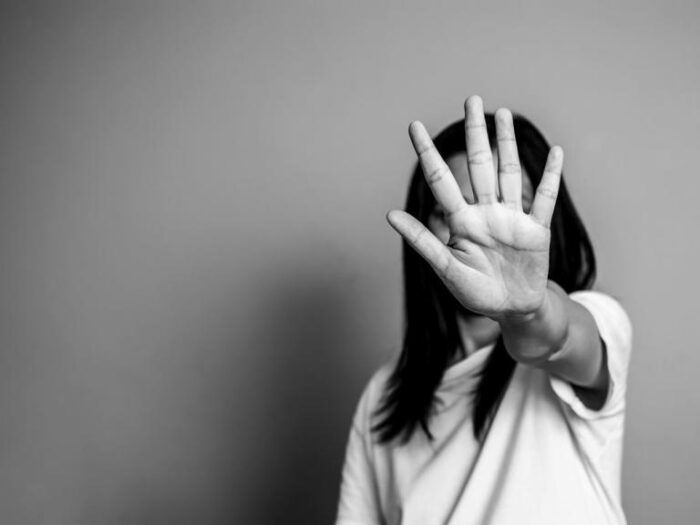 ¿Qué es el grooming? Violencia que supuestamente normalizó una influencer