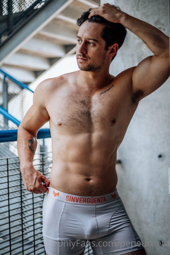 #Pack – Más fotos de Pepe Urueta en OnlyFans